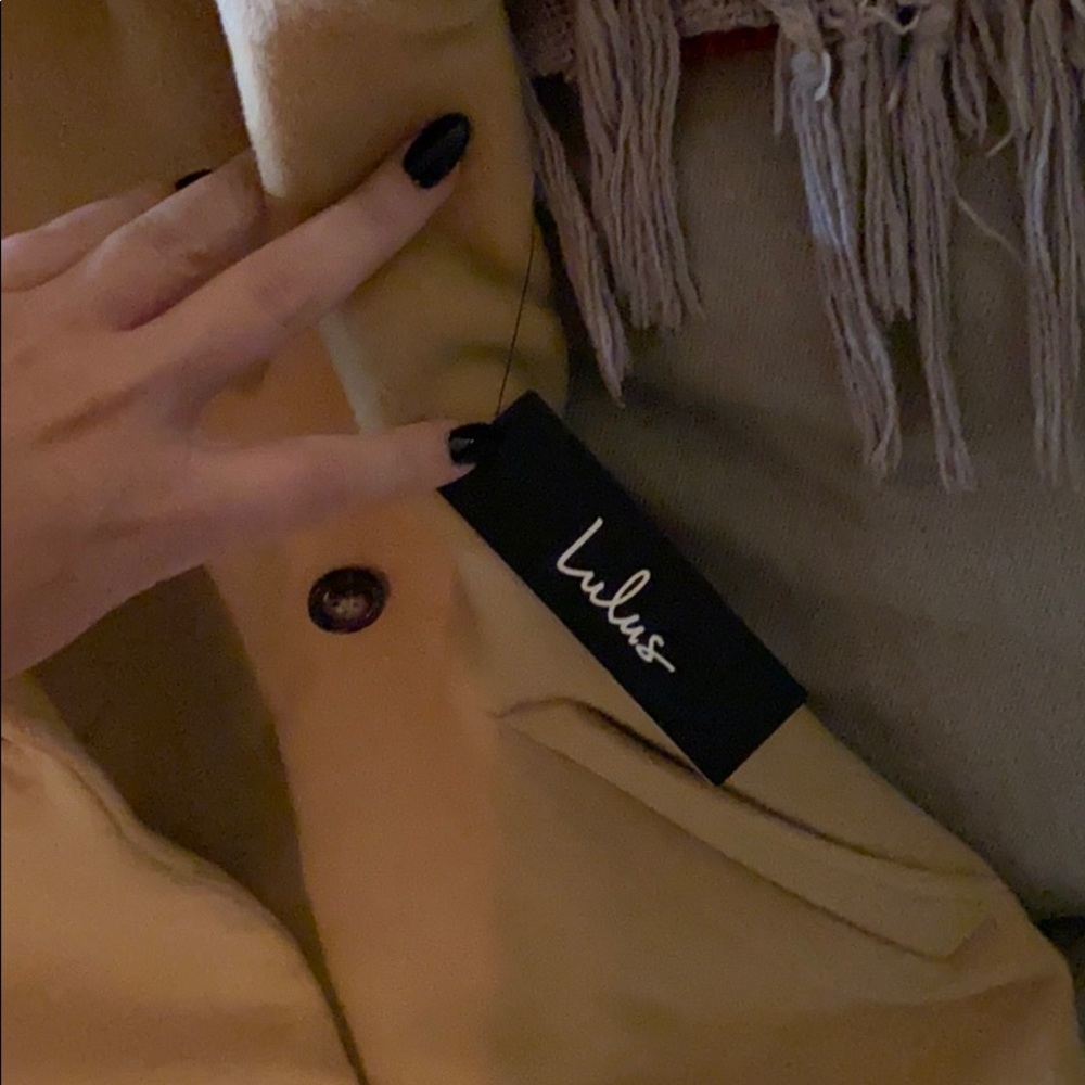 LuLus coat - Picture 3 of 4
